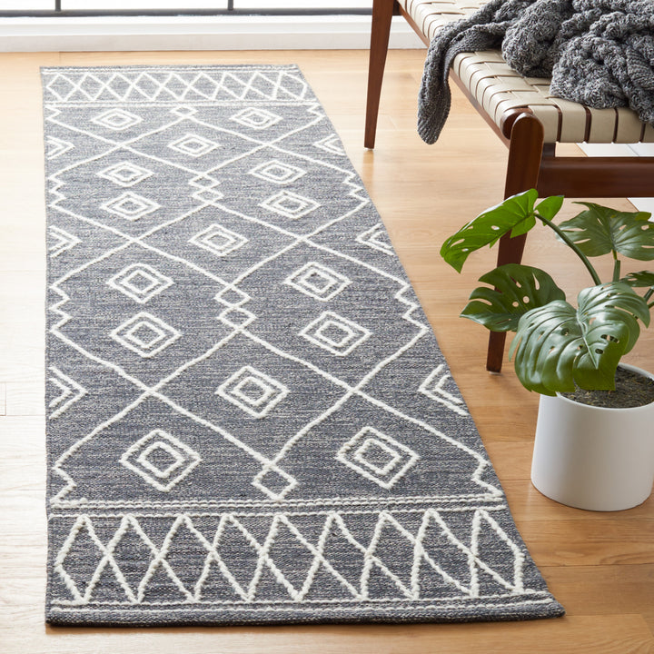 SAFAVIEH Kilim KLM852H Handwoven Charcoal / Ivory Rug Image 3