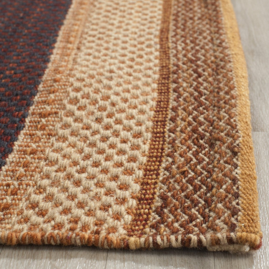 SAFAVIEH Kilim Collection KLM951B Handwoven Rust Rug Image 5