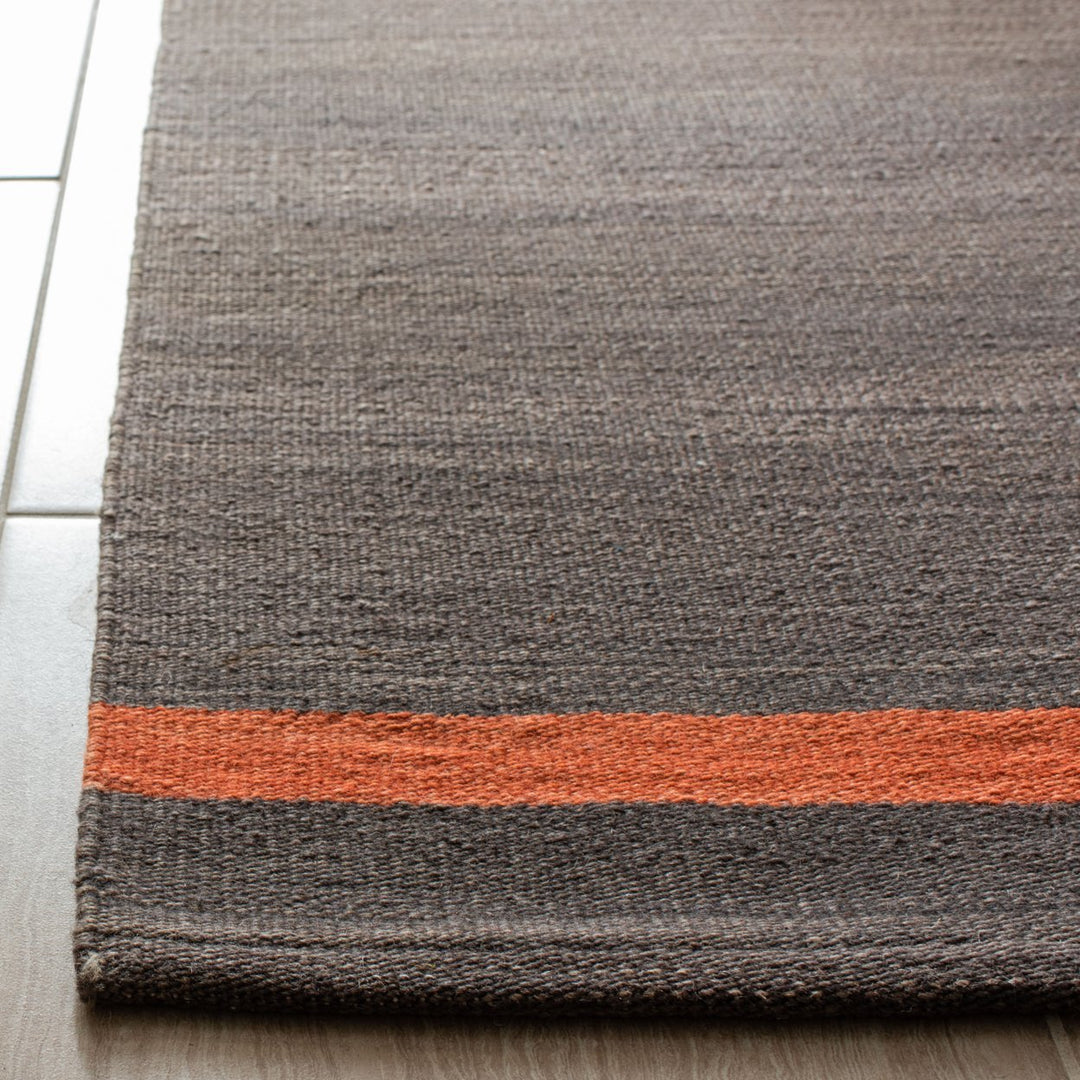 SAFAVIEH Kilim KLM952C Handwoven Dark Grey / Orange Rug Image 3