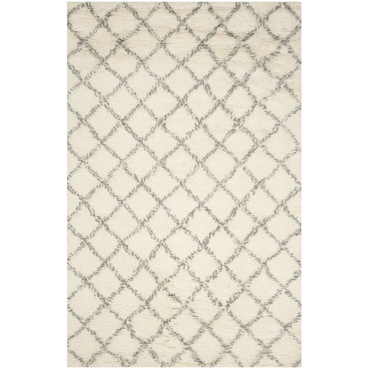 SAFAVIEH Kenya KNY404A Hand-knotted Ivory / Grey Rug Image 1