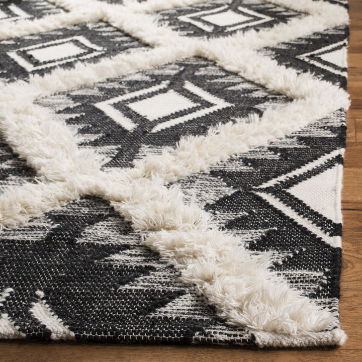 SAFAVIEH Kenya KNY453Z Handwoven Black / Ivory Rug Image 2