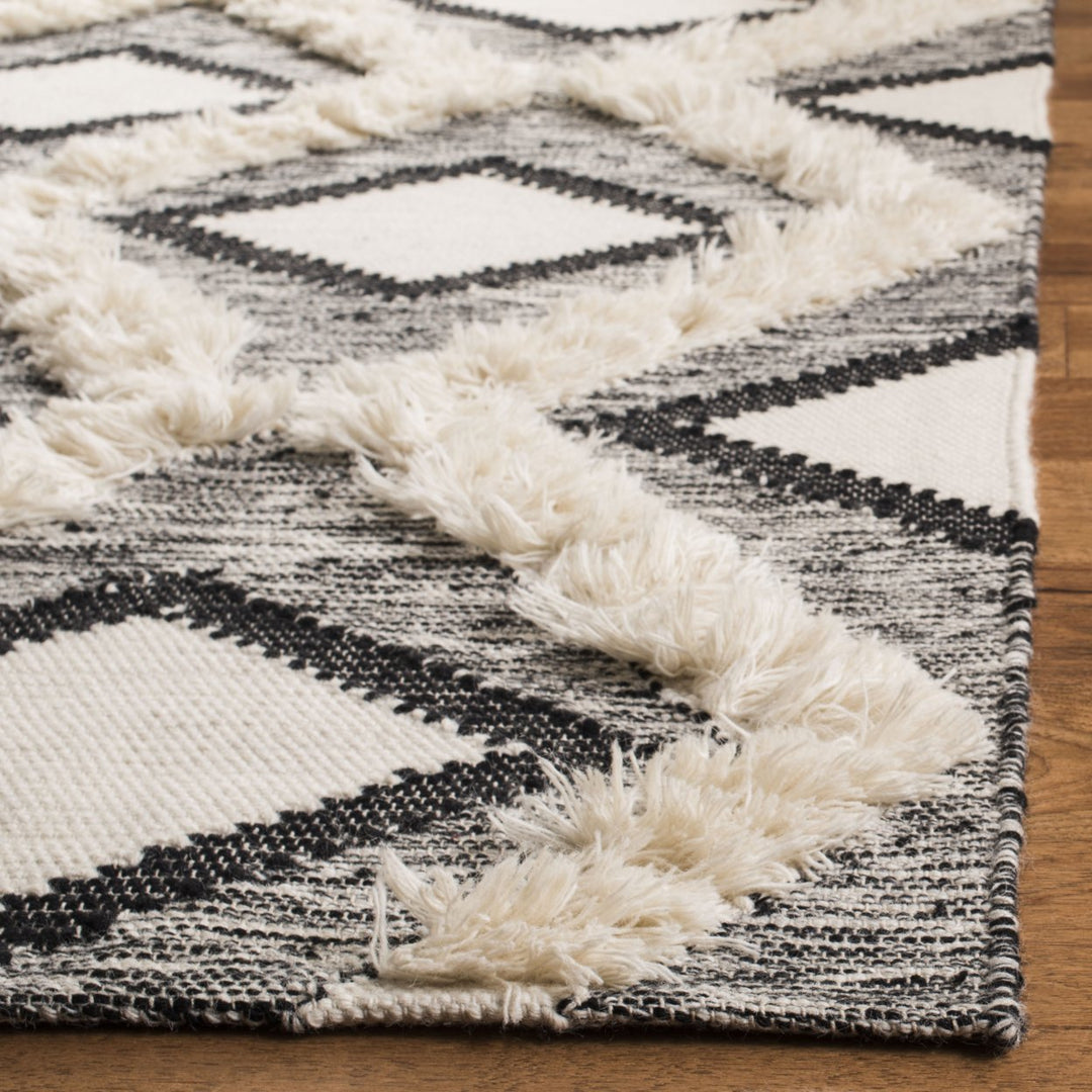 SAFAVIEH Kenya KNY454Z Handwoven Black / Ivory Rug Image 2