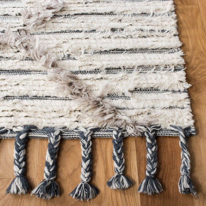 SAFAVIEH Kenya KNY953A Handwoven Ivory / Grey Rug Image 4