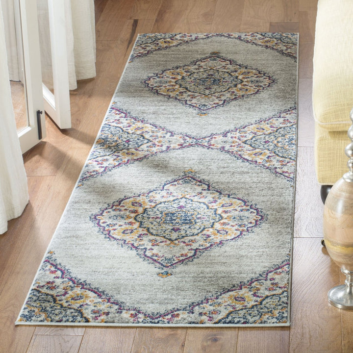 SAFAVIEH Madison MAD153R Light Grey / Fuchsia Rug Image 3