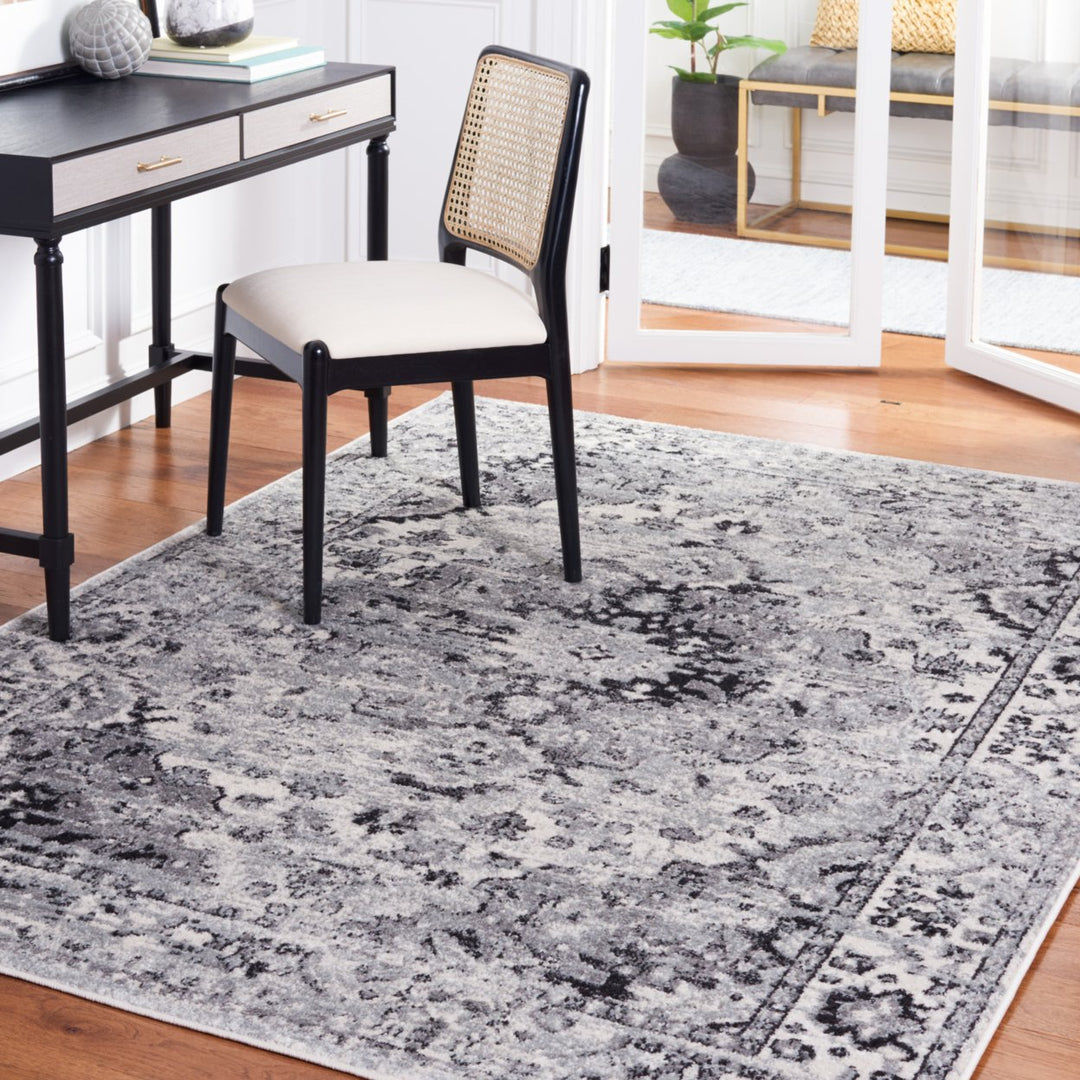 SAFAVIEH Madison Collection MAD154G Grey / Black Rug Image 1