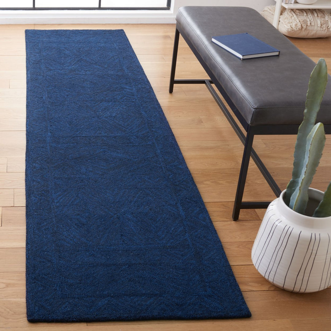 SAFAVIEH Metro Collection MET125M Handmade Blue Rug Image 3