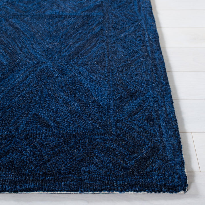 SAFAVIEH Metro Collection MET125M Handmade Blue Rug Image 7