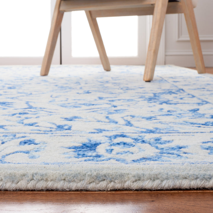 SAFAVIEH Metro MET255M Handmade Blue / Beige Rug Image 8