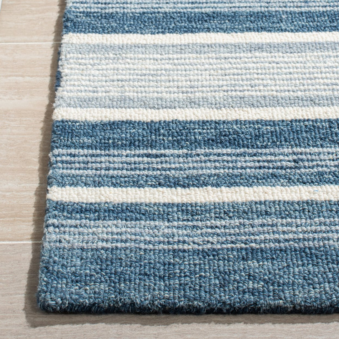 SAFAVIEH Metro MET602M Handmade Blue / Ivory Rug Image 5