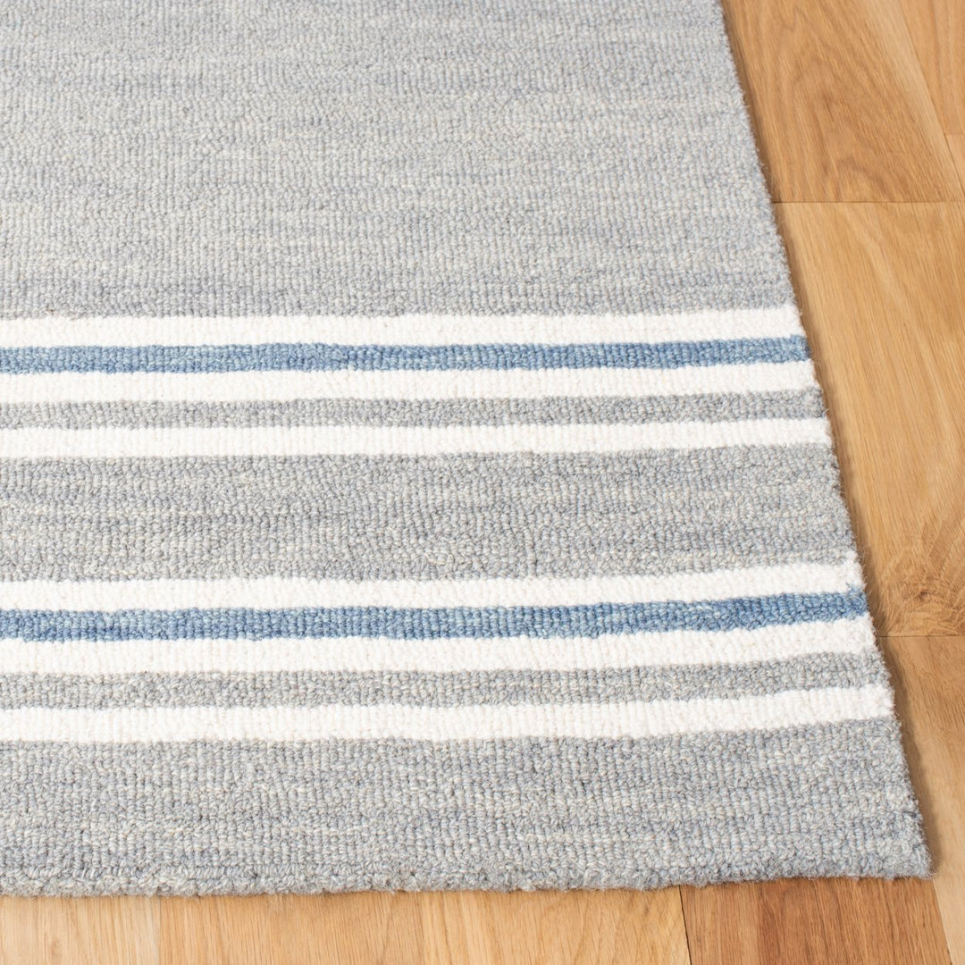 SAFAVIEH Metro Collection MET603F Handmade Grey/Blue Rug Image 5