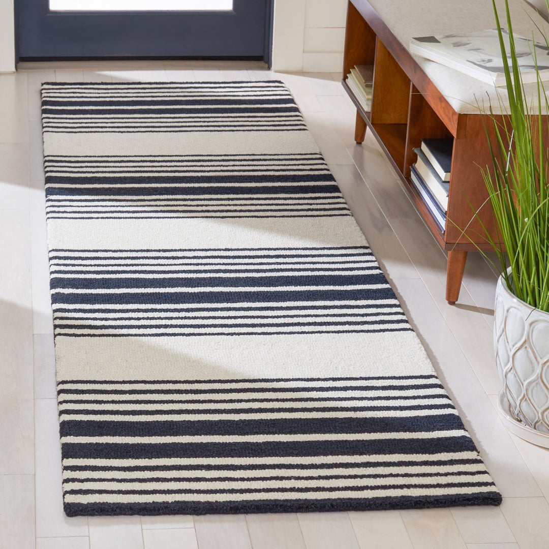 SAFAVIEH Metro MET609A Handmade Ivory / Black Rug Image 2