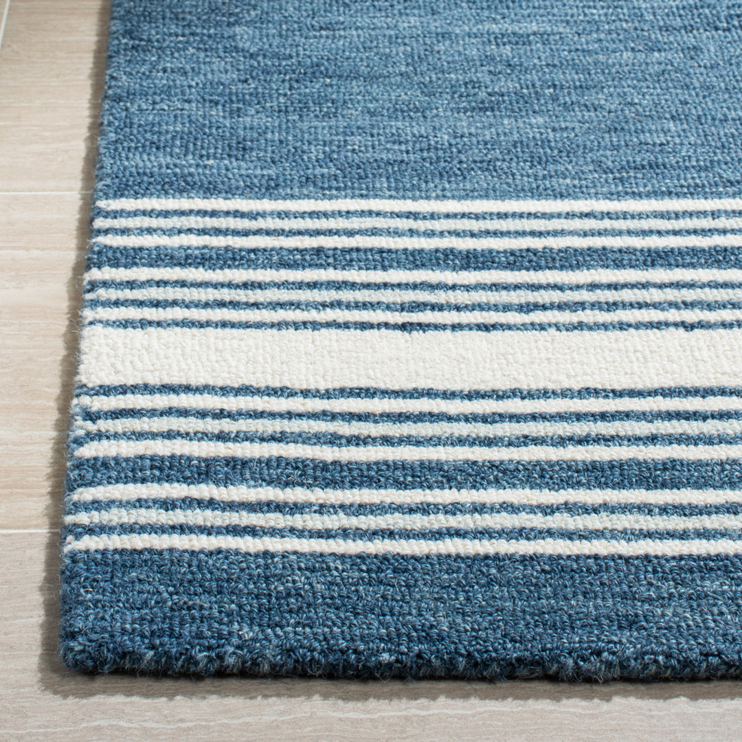 SAFAVIEH Metro MET610M Handmade Blue / Ivory Rug Image 4