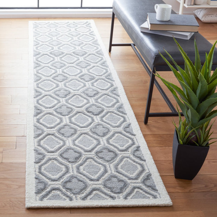 SAFAVIEH Metro MET701A Handmade Ivory / Grey Rug Image 3