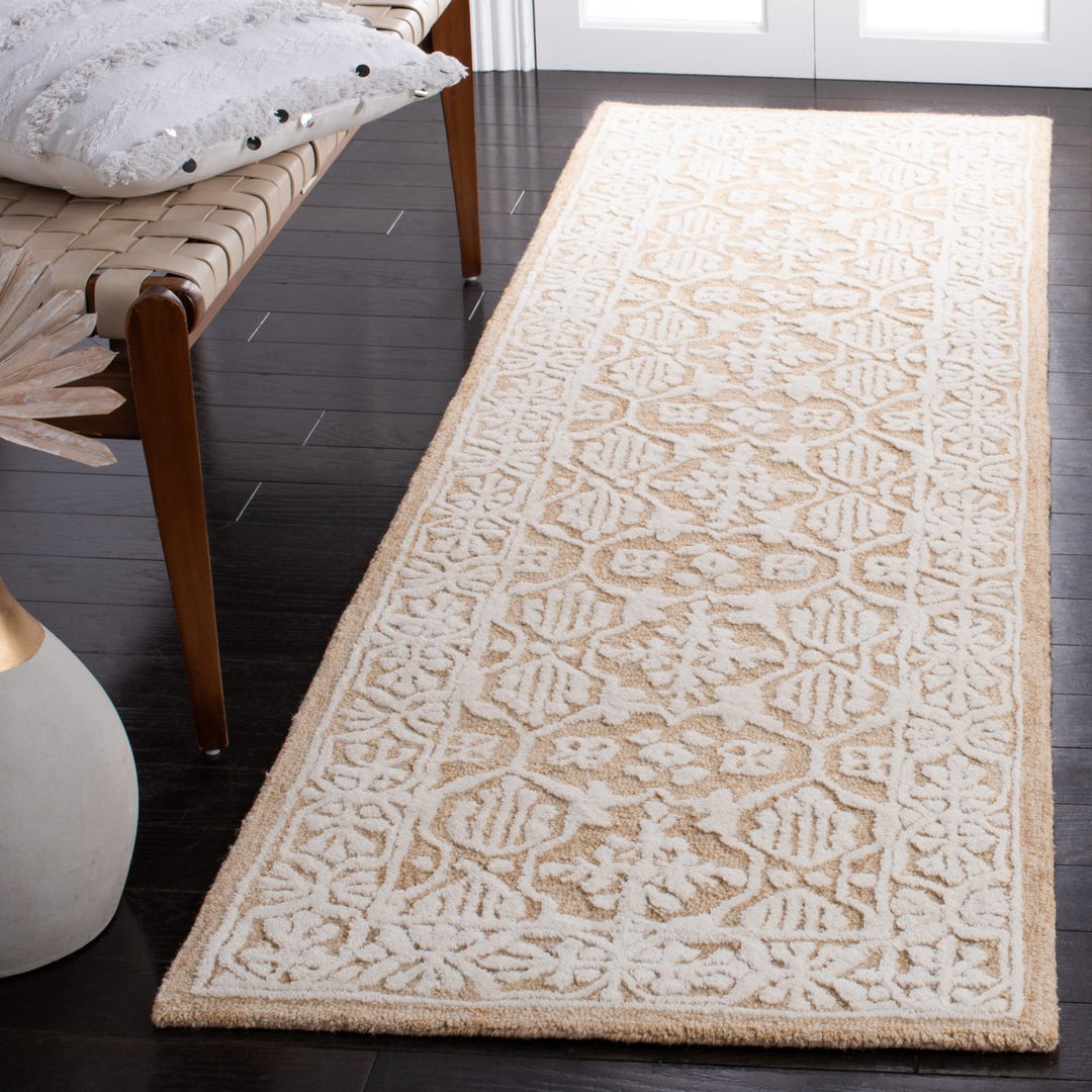 SAFAVIEH Metro MET903D Handmade Gold / Ivory Rug Image 3