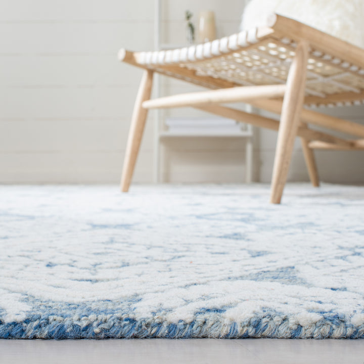 SAFAVIEH Metro MET987M Handmade Blue / Ivory Rug Image 11