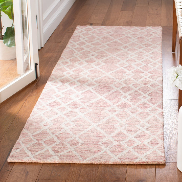 SAFAVIEH Metro MET994U Handmade Pink / Ivory Rug Image 3