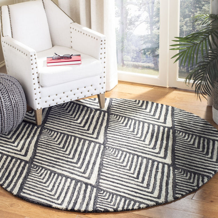 SAFAVIEH Micro-Loop MLP151H Charcoal / Ivory Rug Image 2