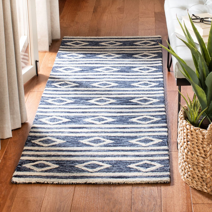 SAFAVIEH Micro-Loop Collection MLP153N Navy / Ivory Rug Image 3