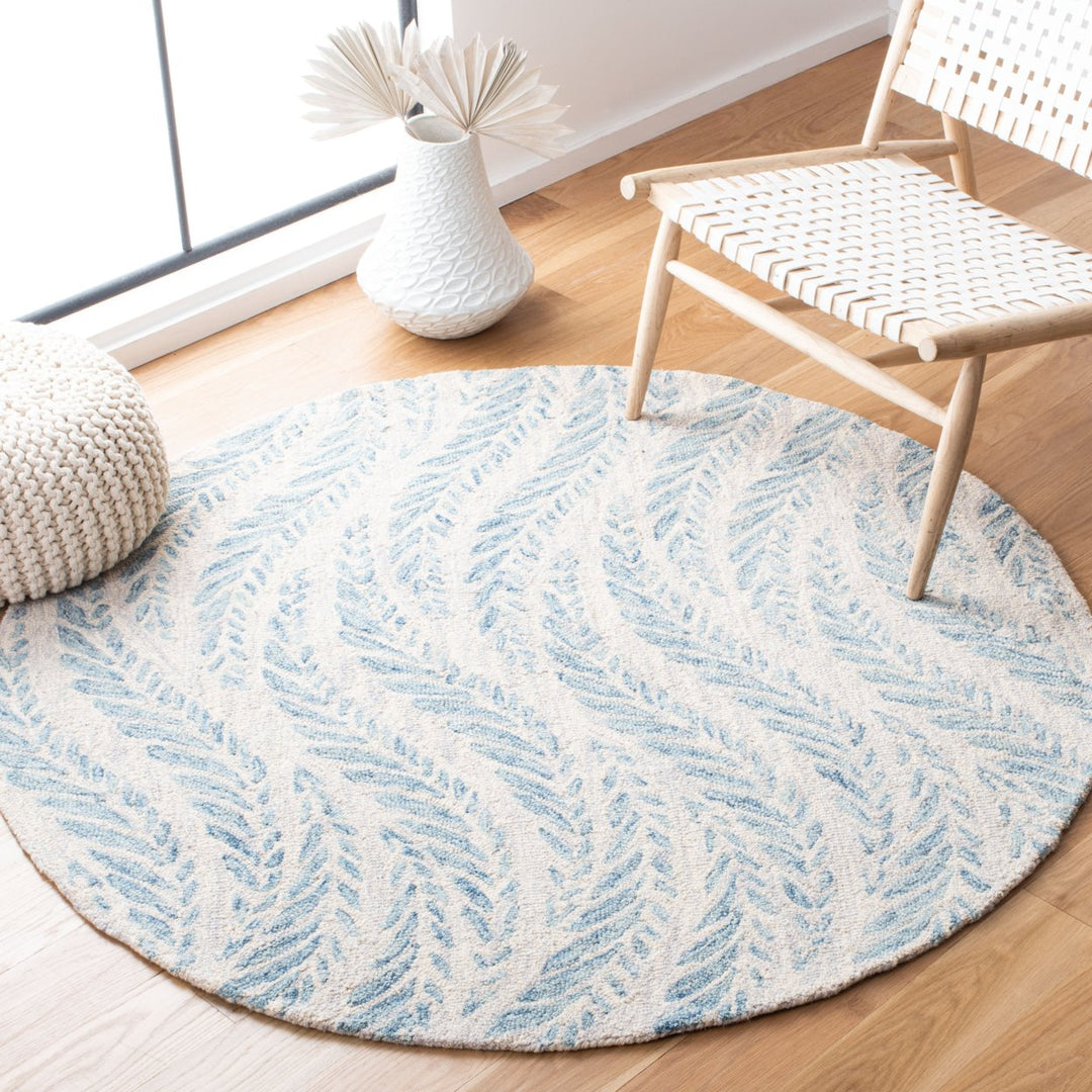 SAFAVIEH Micro-Loop MLP170A Handmade Ivory / Blue Rug Image 2