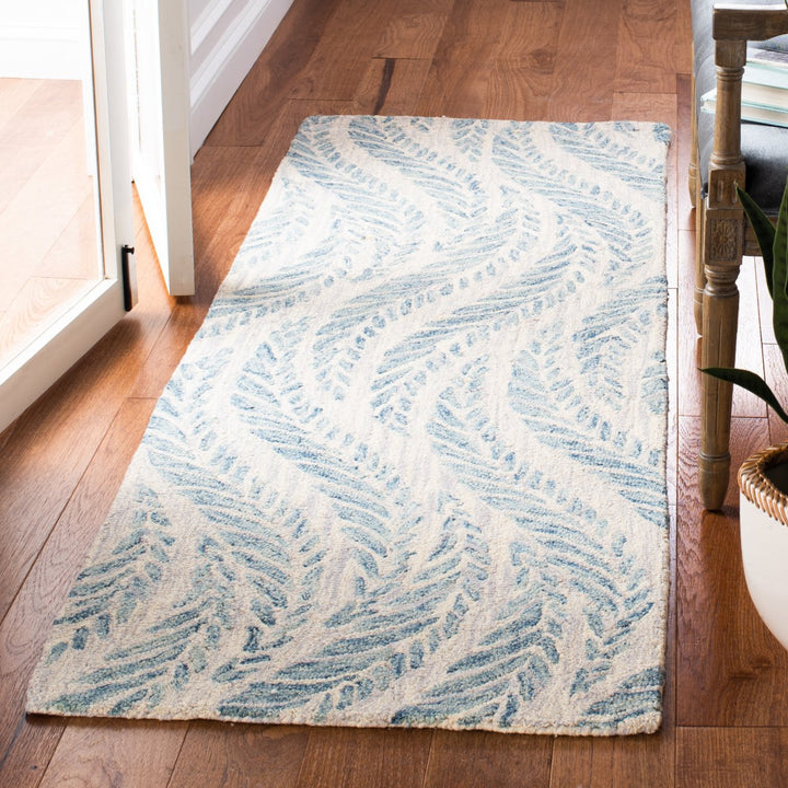 SAFAVIEH Micro-Loop MLP170A Handmade Ivory / Blue Rug Image 3