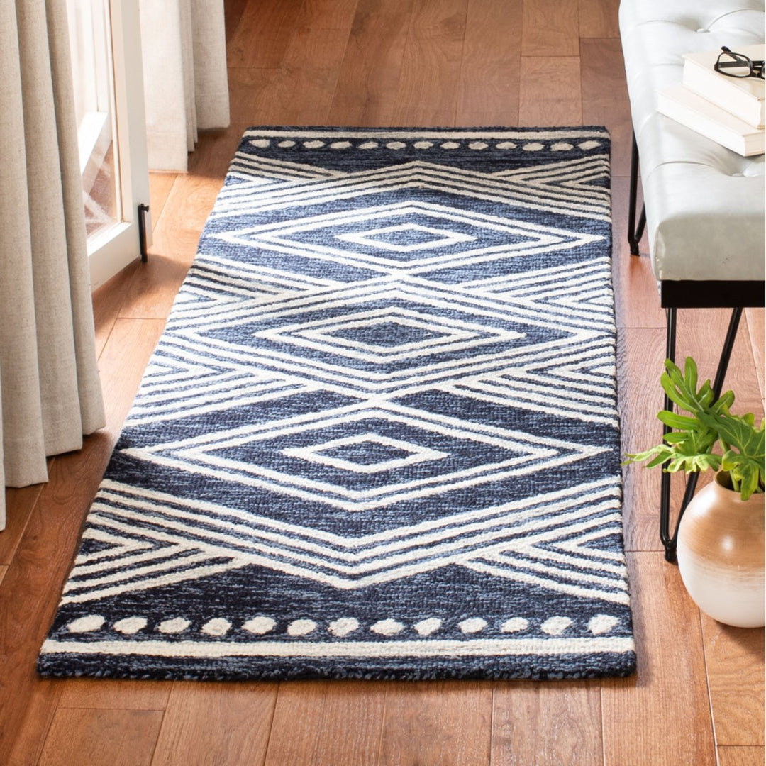 SAFAVIEH Micro-Loop Collection MLP156N Navy / Ivory Rug Image 10