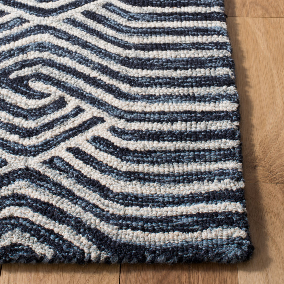 SAFAVIEH Micro-Loop MLP175M Dark Blue / Ivory Rug Image 9