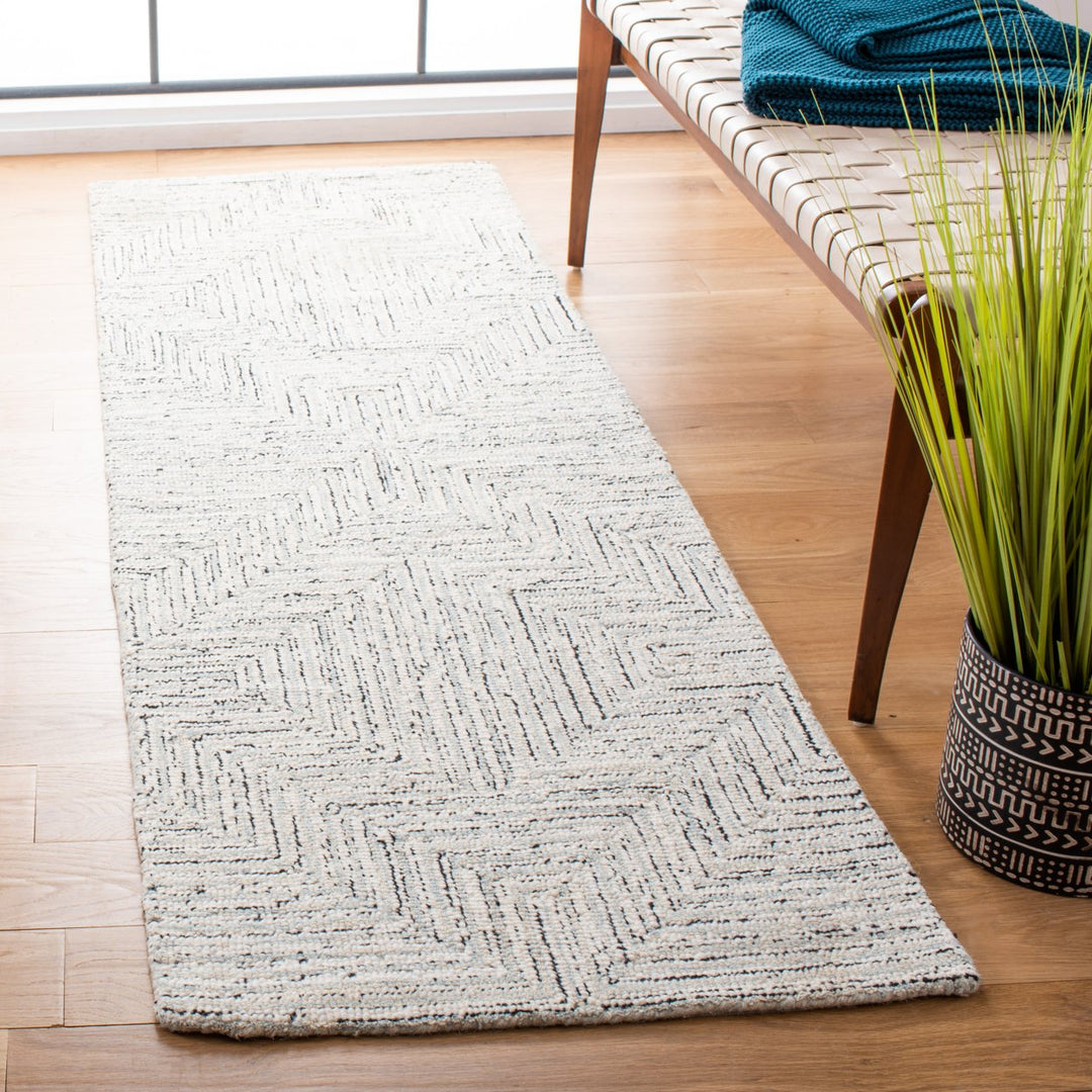 SAFAVIEH Micro-Loop MLP176F Light Grey / Ivory Rug Image 9