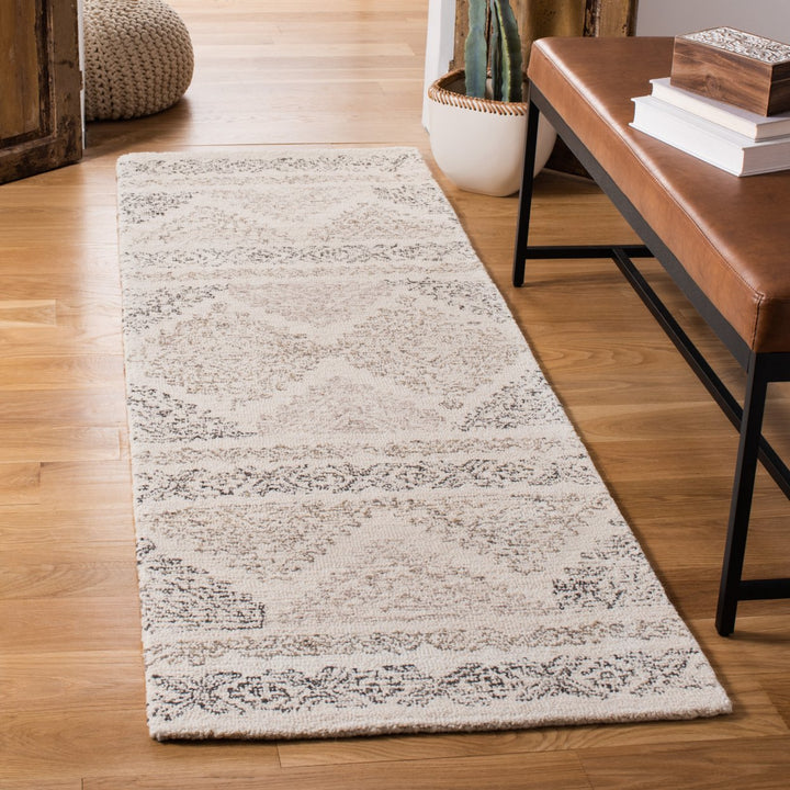 SAFAVIEH Micro-Loop MLP206B Ivory / Light Brown Rug Image 9