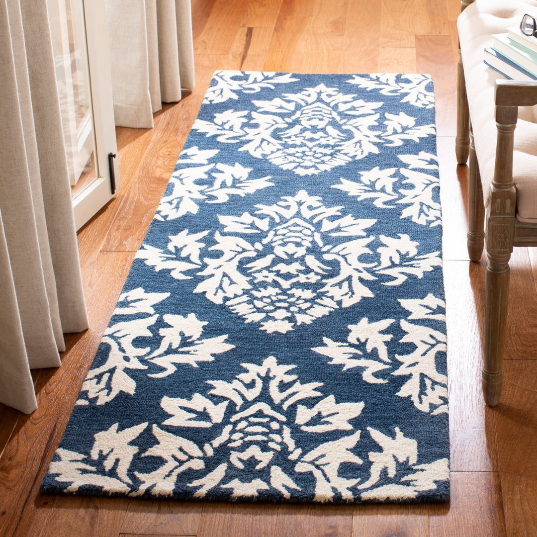 SAFAVIEH Micro-Loop MLP221M Handmade Blue / Ivory Rug Image 2