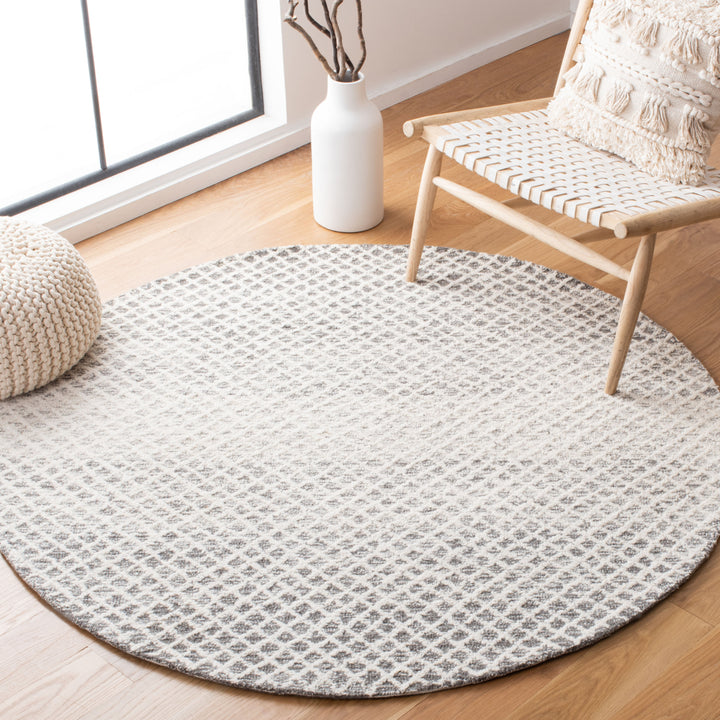 SAFAVIEH Micro-Loop MLP353F Handmade Grey / Ivory Rug Image 2