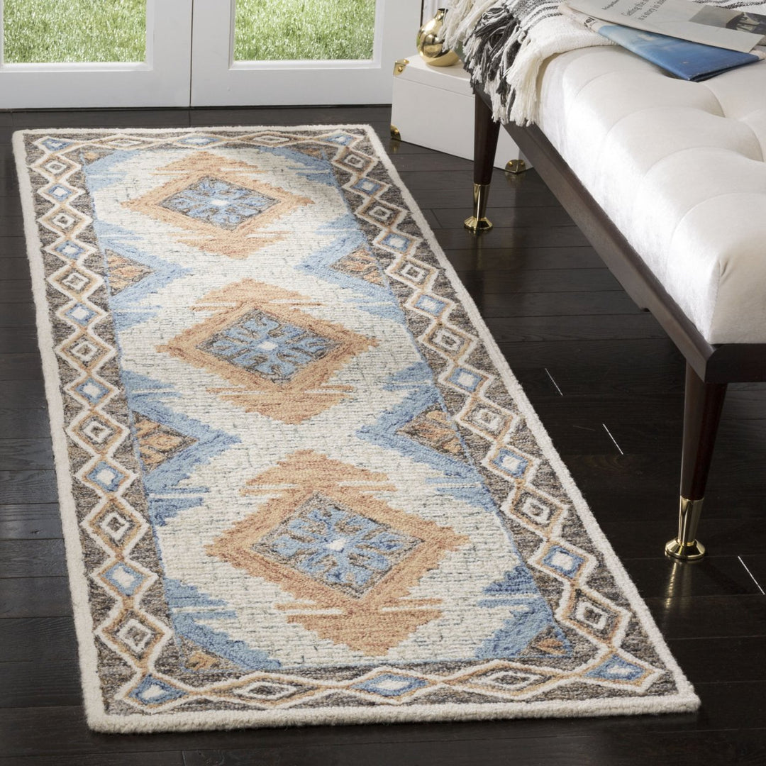 SAFAVIEH Micro-Loop MLP401A Handmade Blue / Beige Rug Image 3