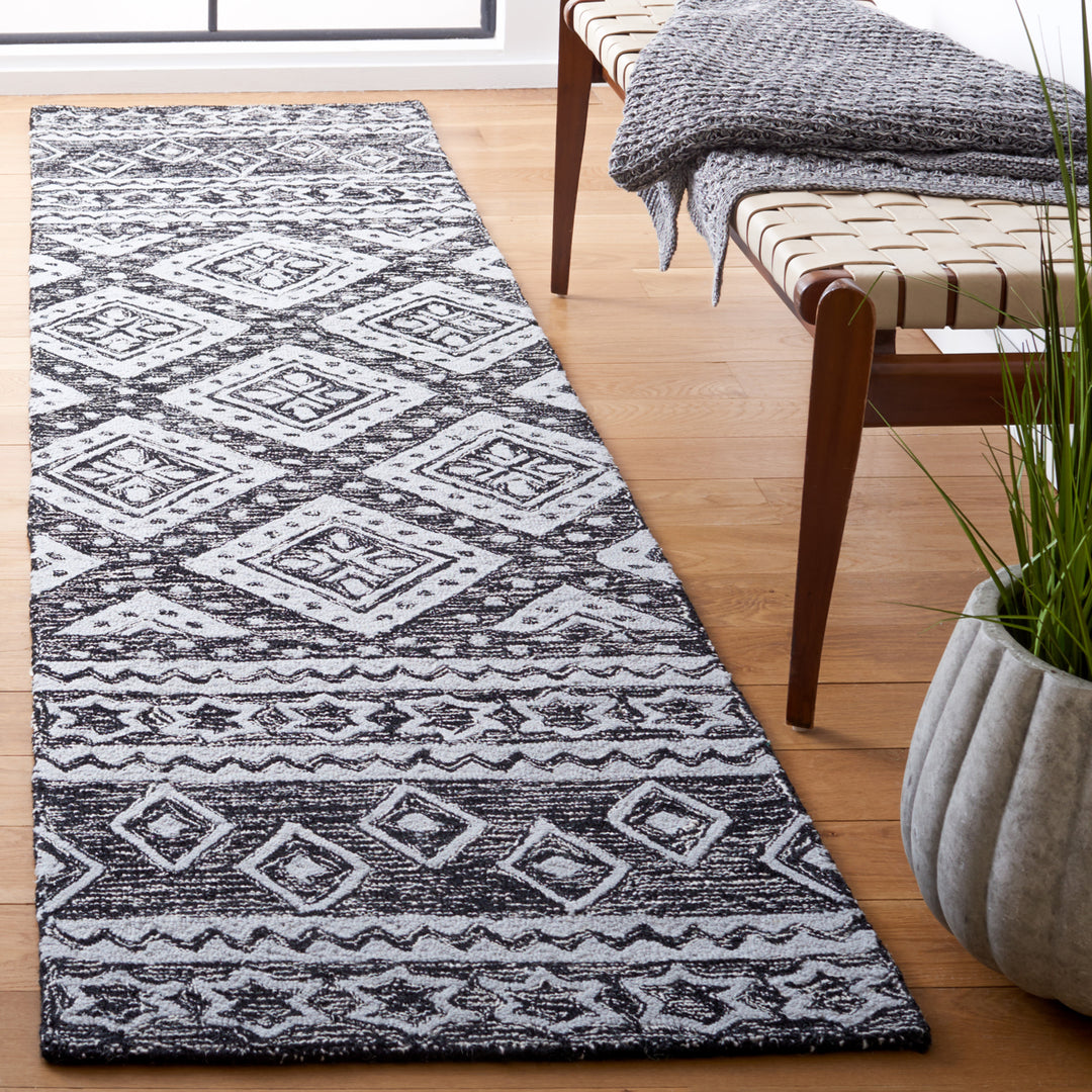 SAFAVIEH Micro-Loop MLP501H Handmade Black / Grey Rug Image 3