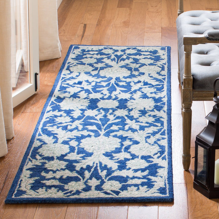 SAFAVIEH Micro-Loop MLP506N Handmade Navy / Grey Rug Image 3