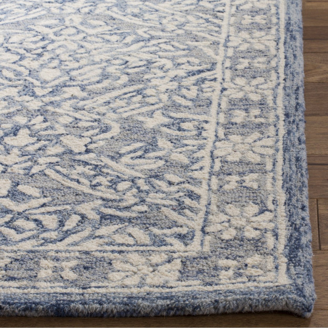 SAFAVIEH Micro-Loop MLP510M Handmade Blue / Ivory Rug Image 2