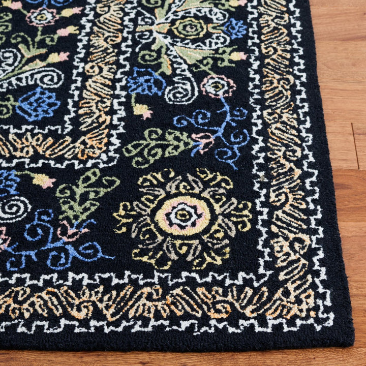 SAFAVIEH Micro-Loop MLP522Z Handmade Black / Green Rug Image 10