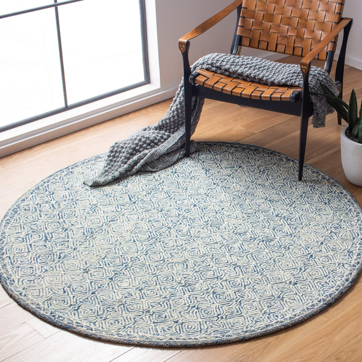 SAFAVIEH Micro-Loop MLP526N Handmade Navy / Ivory Rug Image 8