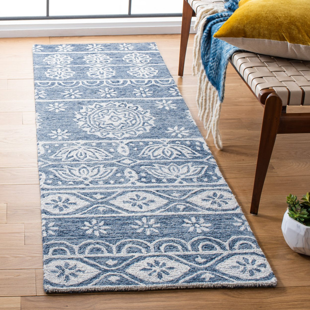 SAFAVIEH Micro-Loop MLP607M Handmade Blue / Ivory Rug Image 3