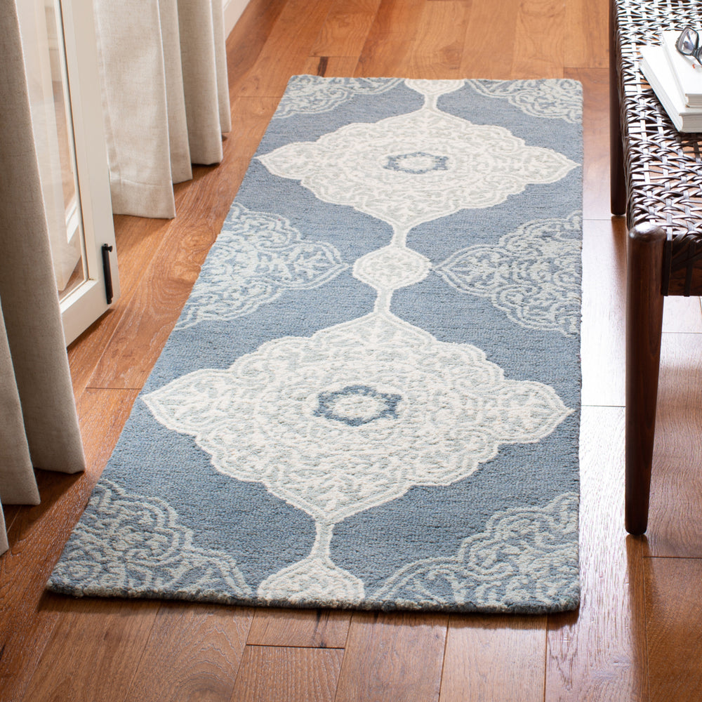 SAFAVIEH Micro-Loop MLP620M Handmade Blue / Ivory Rug Image 2