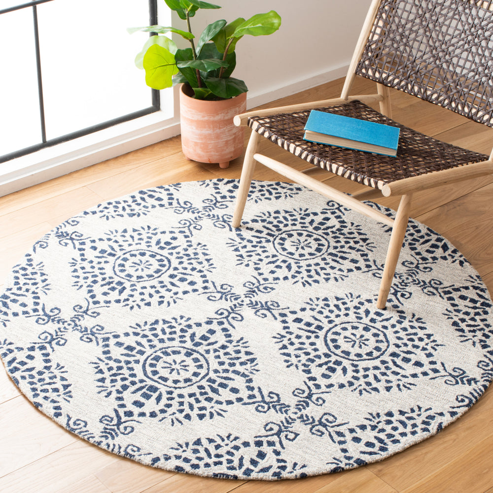 SAFAVIEH Micro-Loop Collection MLP647A Ivory / Blue Rug Image 2
