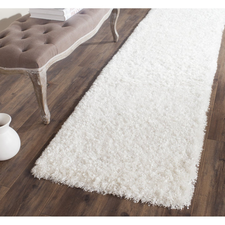 SAFAVIEH Malibu Shag MLS431W Handmade White Rug Image 4