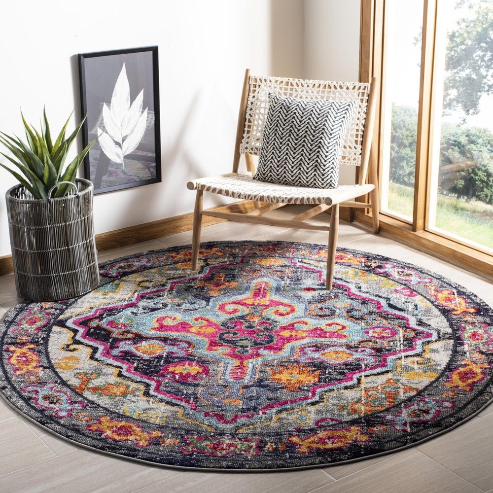 SAFAVIEH Monaco Collection MNC247R Grey / Fuchsia Rug Image 2