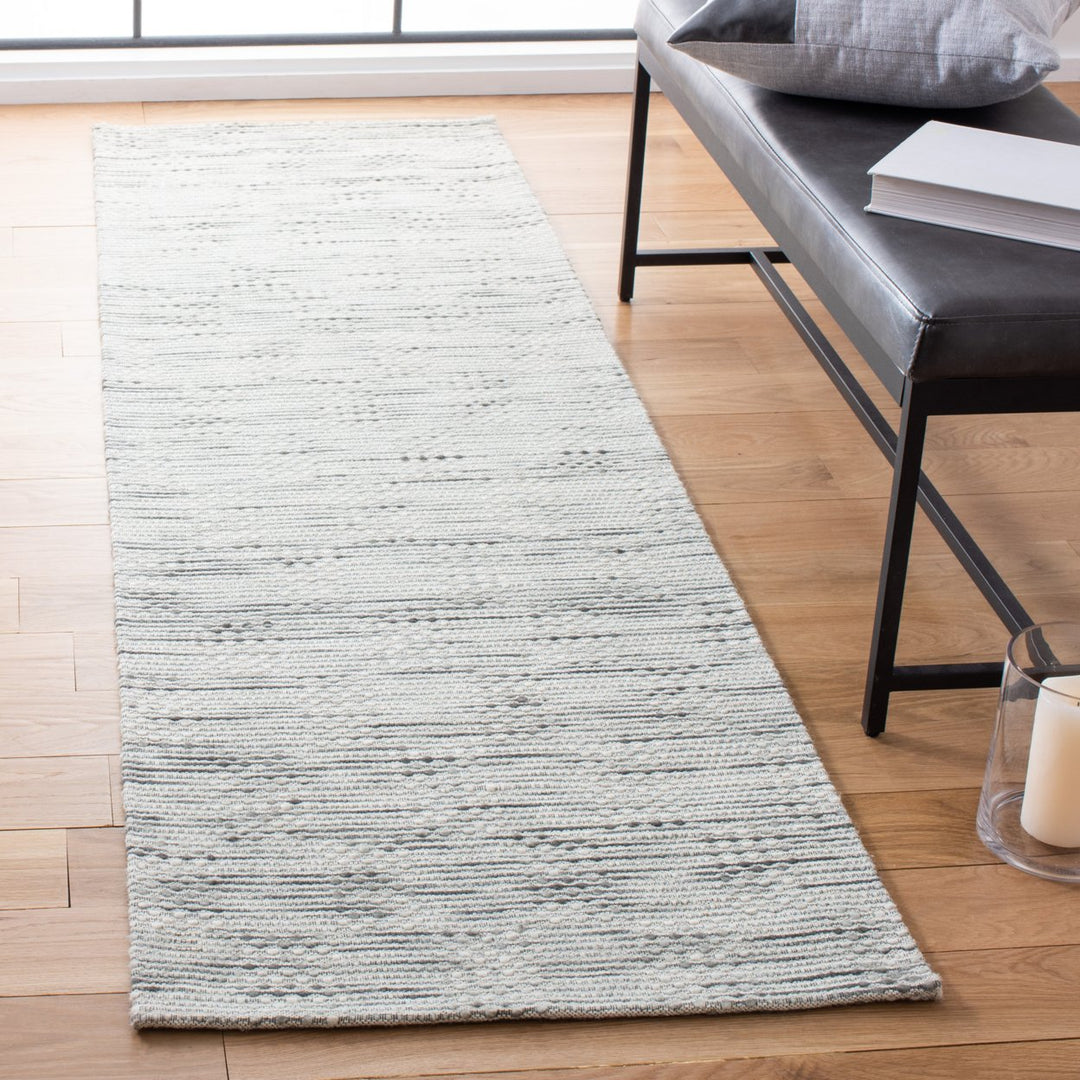 SAFAVIEH Marbella MRB157F Handwoven Grey / Beige Rug Image 2