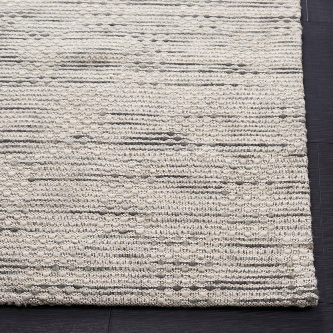 SAFAVIEH Marbella MRB157F Handwoven Grey / Beige Rug Image 4