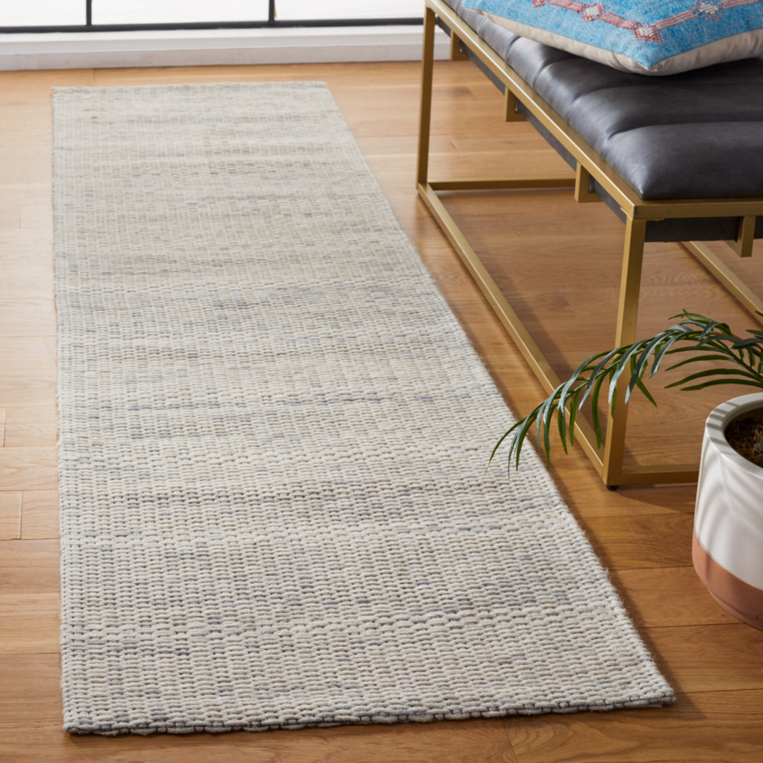 SAFAVIEH Marbella MRB311F Handwoven Grey / Beige Rug Image 3