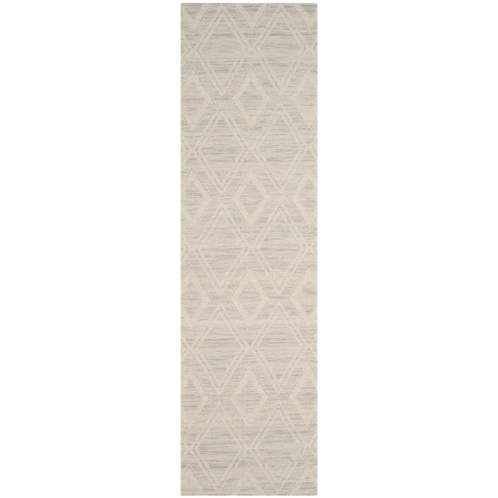 SAFAVIEH Marbella MRB312A Handmade Silver / Ivory Rug Image 5