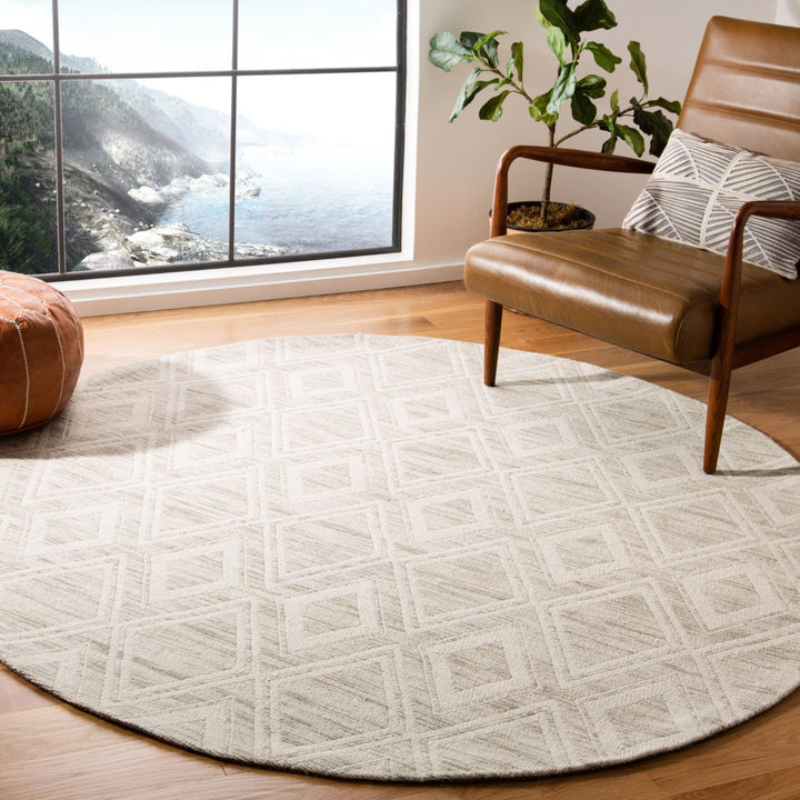 SAFAVIEH Marbella MRB312C Light Brown / Ivory Rug Image 2