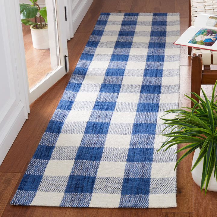 SAFAVIEH Marbella MRB317N Handwoven Navy / Ivory Rug Image 3