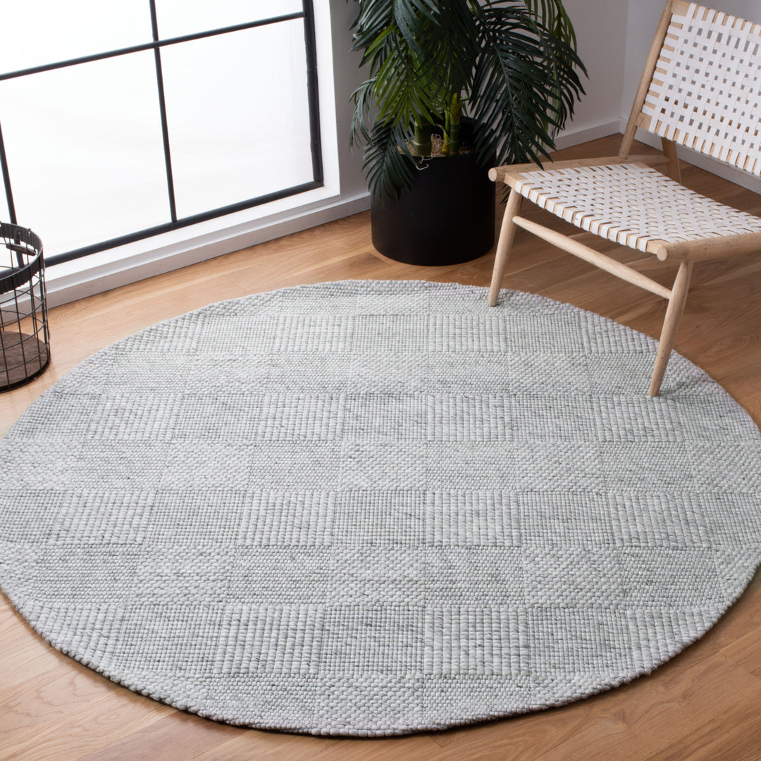 SAFAVIEH Marbella MRB393F Handwoven Light Grey Rug Image 2