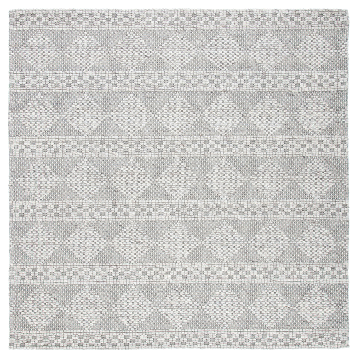 SAFAVIEH Marbella Collection MRB552B Beige / Grey Rug Image 7