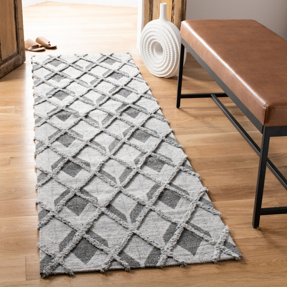 SAFAVIEH Marbella MRB602F Handmade Grey / Charcoal Rug Image 2